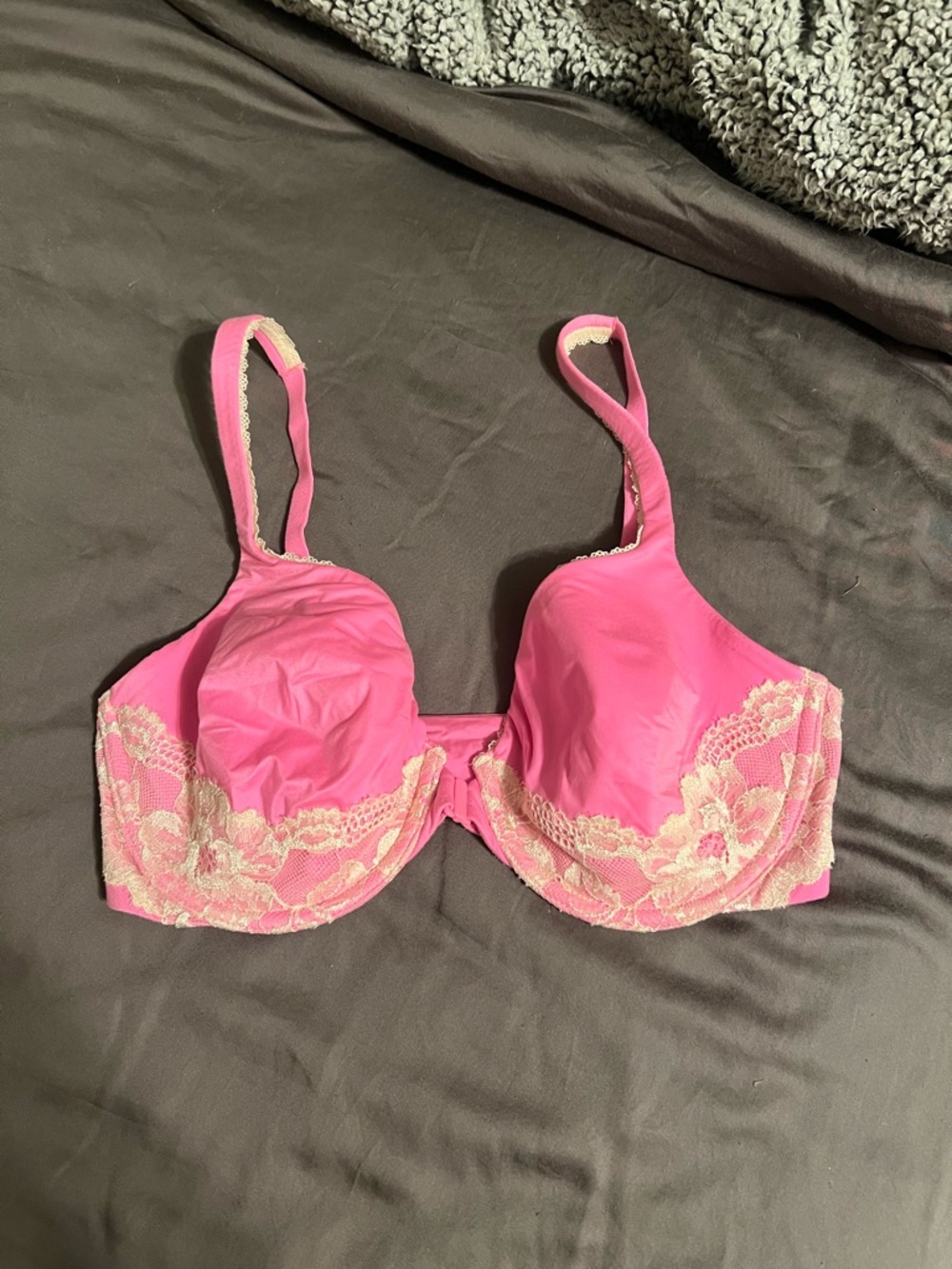 Victoria's Secret Body by Victoria Unlined Perfect Coverage Pink Underwire Bra